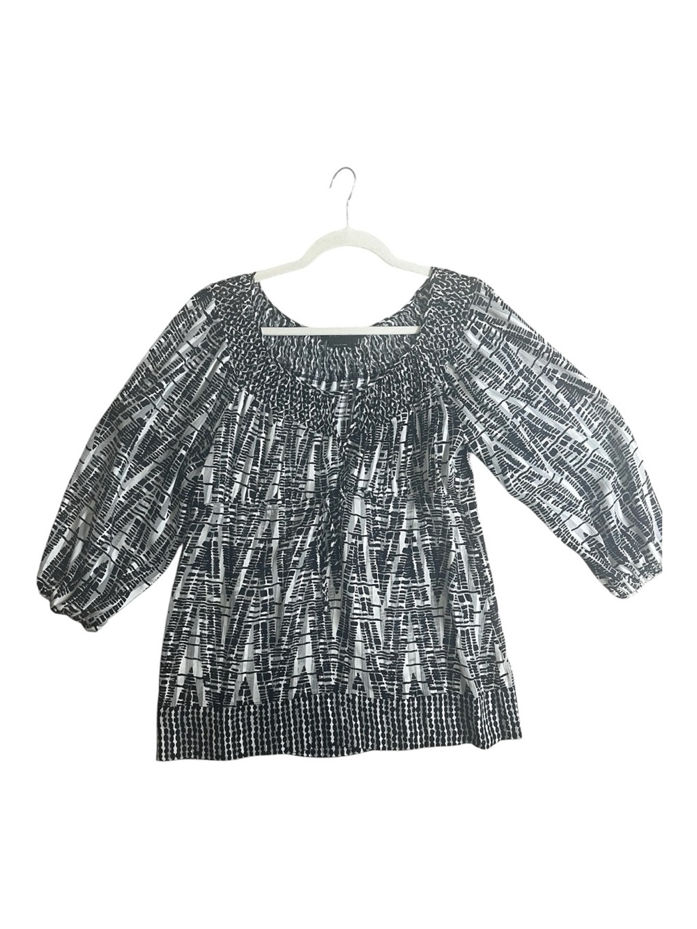 BCBGMaxAzria Black and White Printed silk Top with empire waist tie sz S